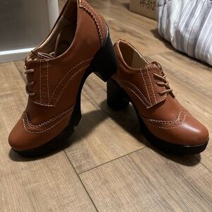 Women's Classic T-Strap
Platform Mid-Heel
Square Toe
Oxfords Dress Shoes